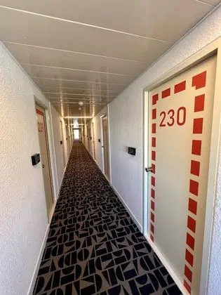 Üç Kişilik Oda, Birden Çok Yatak