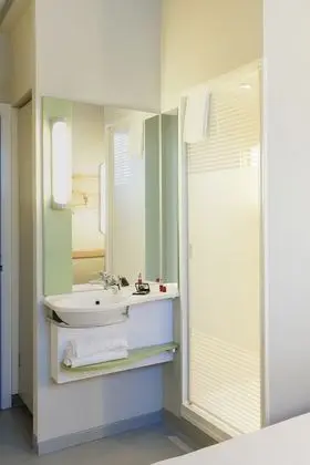 Tek Büyük Yataklı Oda, Birden Çok Yatak