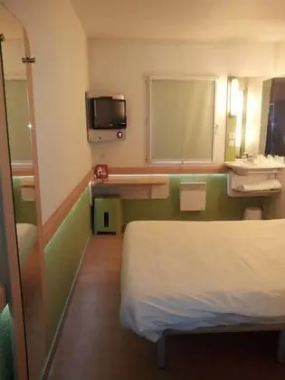 Tek Büyük Yataklı Oda