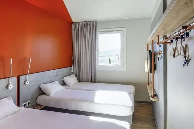 Standard Oda, 3 Tek Kişilik Yatak (Triple room)