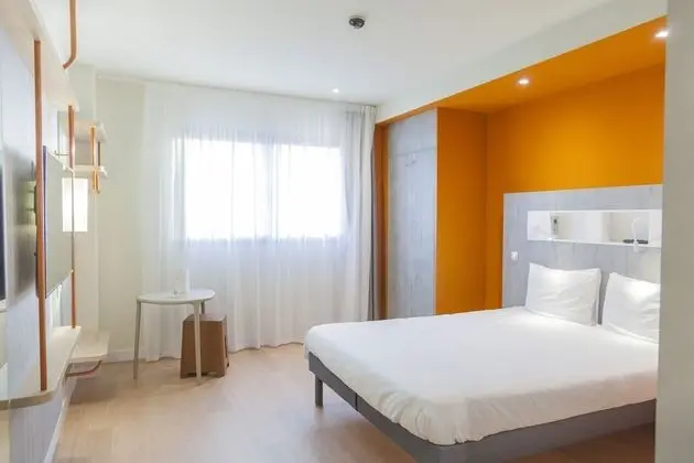 Tek Büyük Yataklı Oda, Birden Çok Yatak (Double bed + single bed)