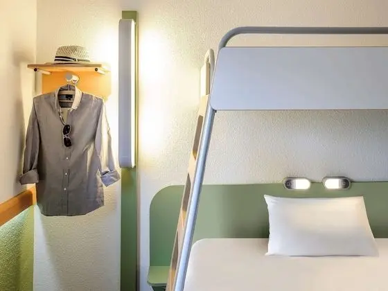 Üç Kişilik Oda, Birden Çok Yatak