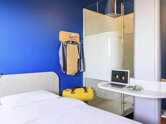 İki Ayrı Yataklı Oda, 2 Tek Kişilik Yatak (single beds 90x200cm)