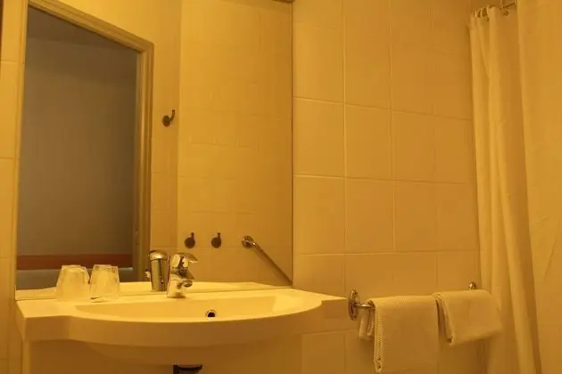 Üç Kişilik Oda, Birden Çok Yatak