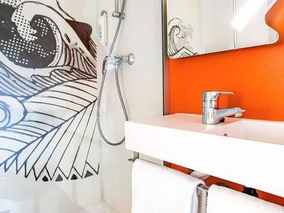 Üç Kişilik Oda, Birden Çok Yatak