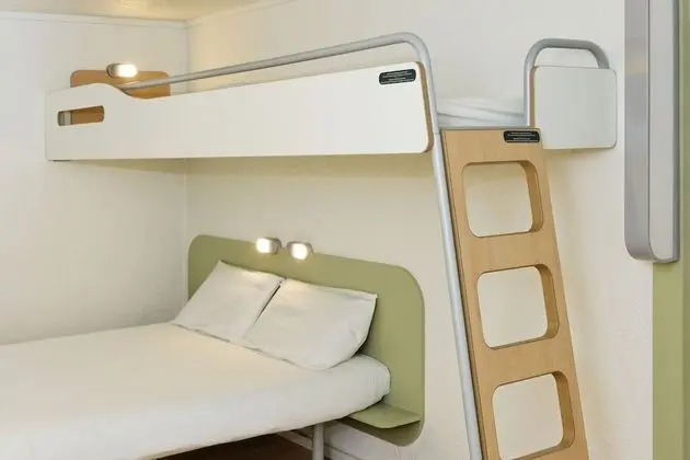 Üç Kişilik Oda, Birden Çok Yatak