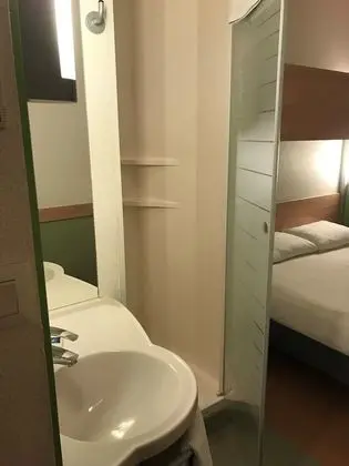 Üç Kişilik Oda, Birden Çok Yatak