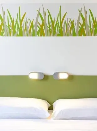 Üç Kişilik Oda, Birden Çok Yatak