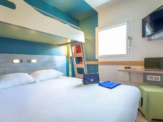Üç Kişilik Oda, Birden Çok Yatak