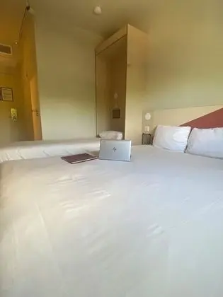 Üç Kişilik Oda, Birden Çok Yatak