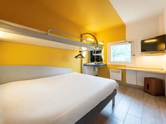 Üç Kişilik Oda, Birden Çok Yatak