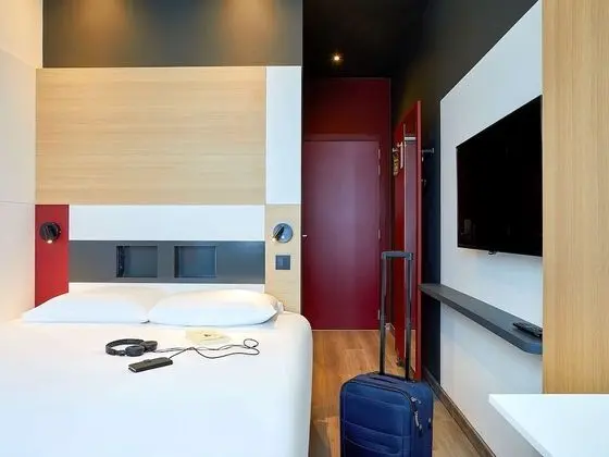 Tek Büyük Yataklı Oda, 1 Çift Kişilik Yatak