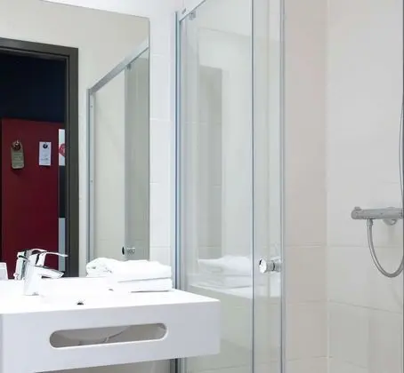 Tek Büyük Yataklı Oda, 1 Çift Kişilik Yatak