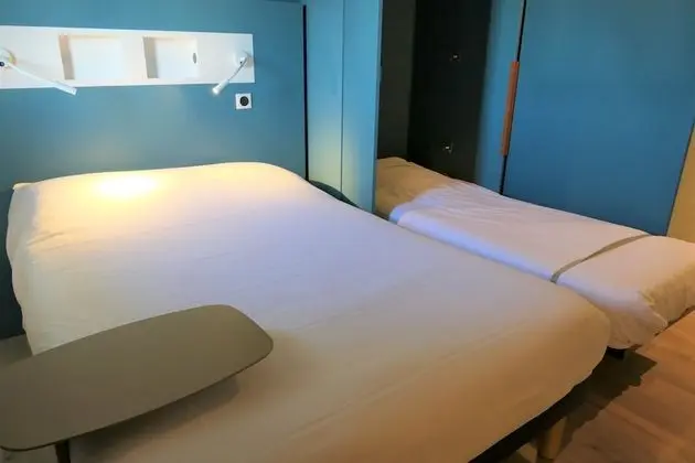 Üç Kişilik Oda, Birden Çok Yatak