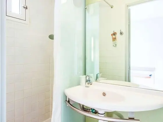 Üç Kişilik Oda, Birden Çok Yatak