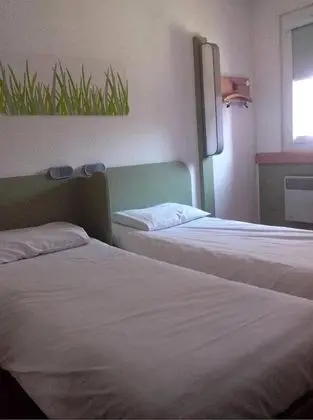 Üç Kişilik Oda, Birden Çok Yatak