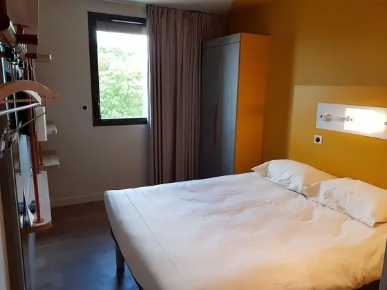 Üç Kişilik Oda, Birden Çok Yatak