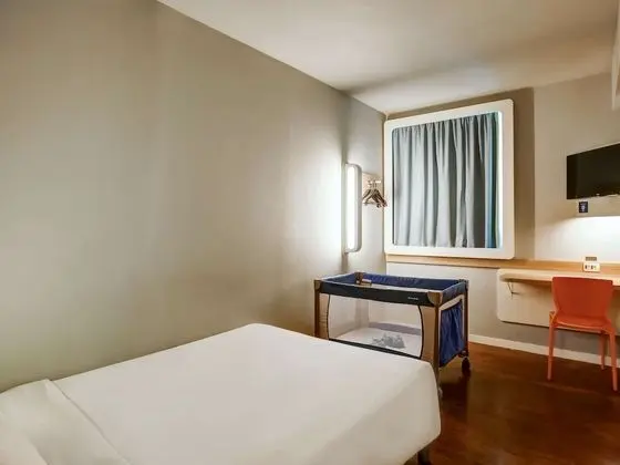 Apart Daire, 1 Çift Kişilik Yatak