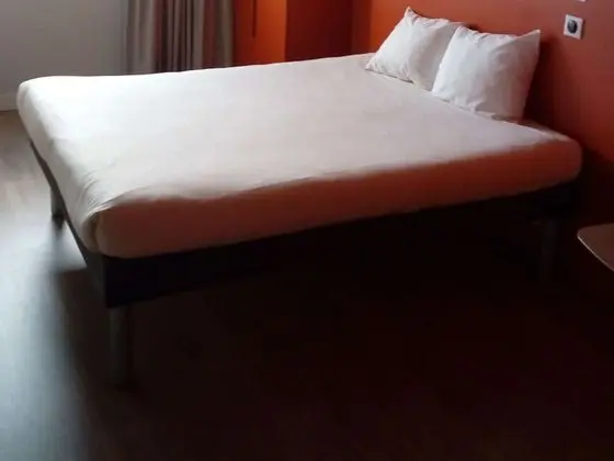 Üç Kişilik Oda, Birden Çok Yatak