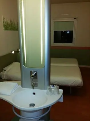 İki Ayrı Yataklı Oda, 2 Tek Kişilik Yatak