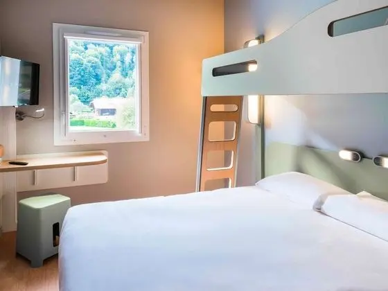 Üç Kişilik Oda, Birden Çok Yatak