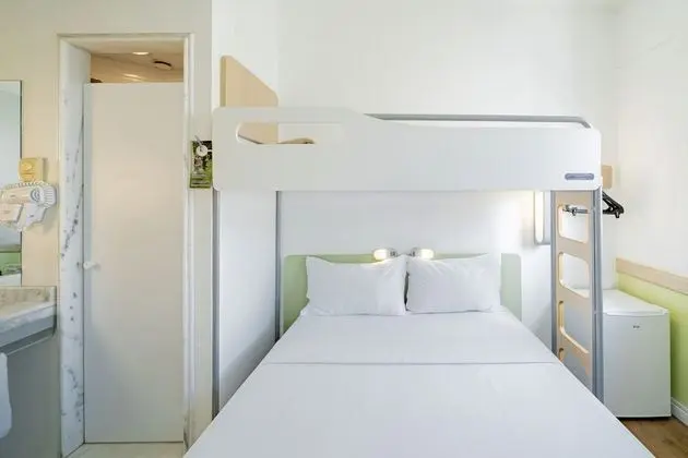 Standard Oda, 1 Çift Kişilik Yatak (Cama de casal)