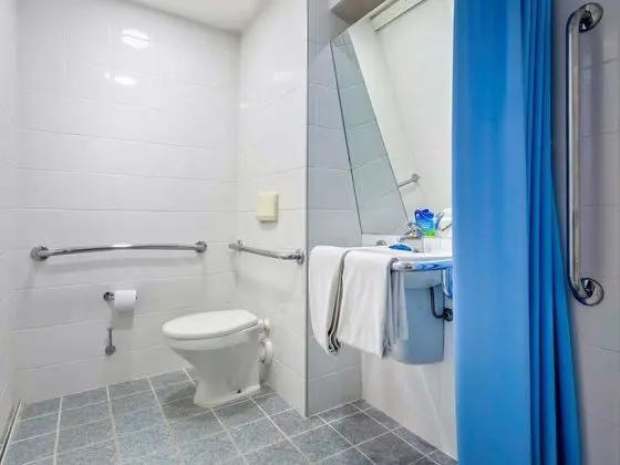 Oda, Birden Çok Yatak (Functional Adapted)