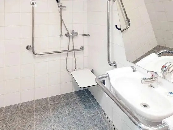 Oda, Birden Çok Yatak (Functional Adapted)