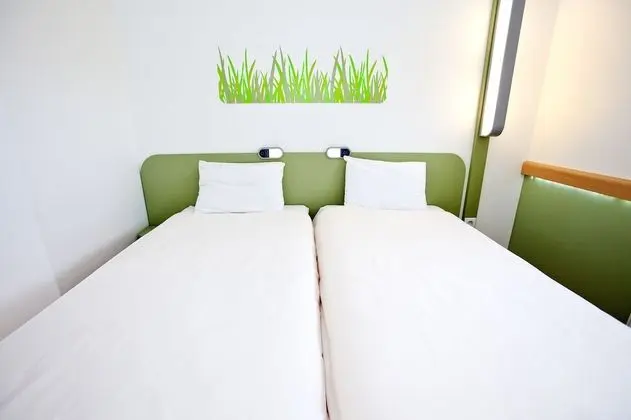 İki Ayrı Yataklı Oda, 2 Tek Kişilik Yatak