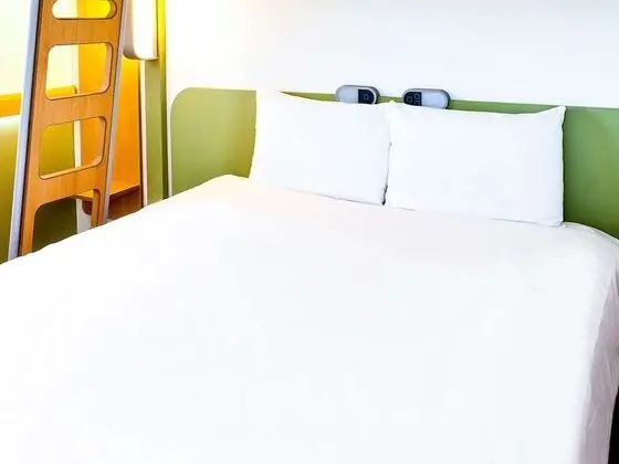 Üç Kişilik Oda, Birden Çok Yatak