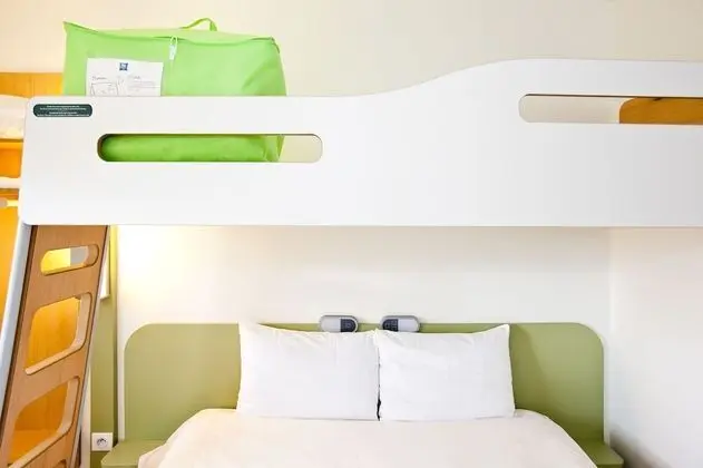 Üç Kişilik Oda, Birden Çok Yatak