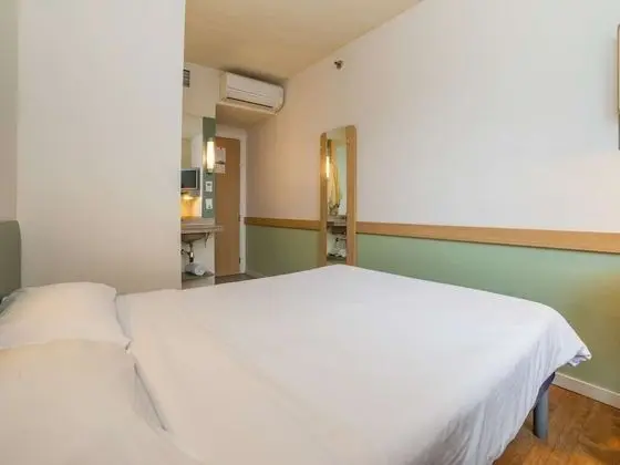 Standard Oda, 1 Çift Kişilik Yatak