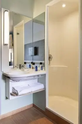 Üç Kişilik Oda, Birden Çok Yatak