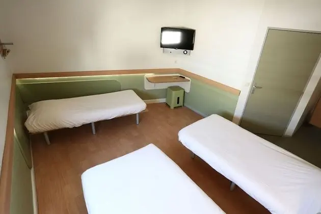 Üç Kişilik Oda, Birden Çok Yatak