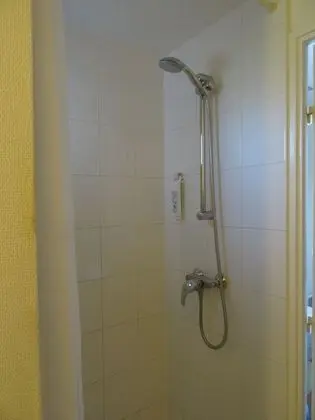 Üç Kişilik Oda, Birden Çok Yatak