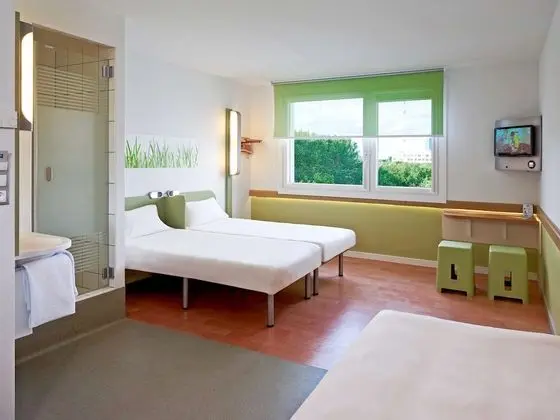 Standard Üç Kişilik Oda, 3 Tek Kişilik Yatak