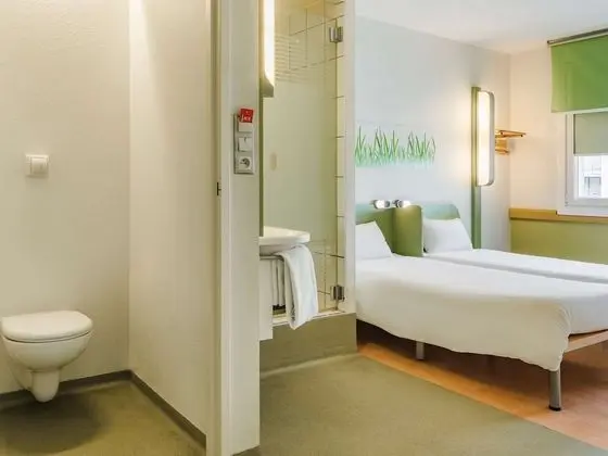 Standard Üç Kişilik Oda, 3 Tek Kişilik Yatak