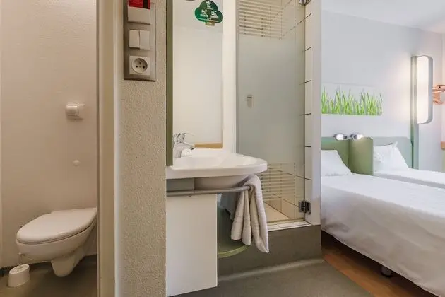 Standard Üç Kişilik Oda, 3 Tek Kişilik Yatak