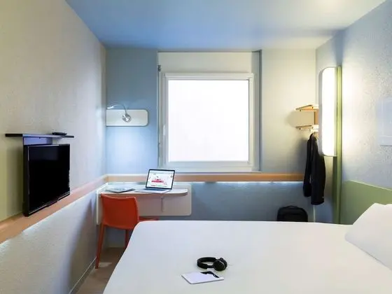 Tek Büyük Yataklı Oda, 1 Çift Kişilik Yatak