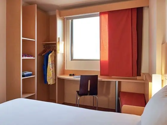 Tek Büyük Yataklı Oda, 1 Çift Kişilik Yatak