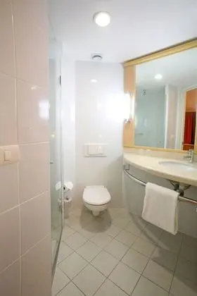 Tek Büyük Yataklı Oda, 1 Çift Kişilik Yatak
