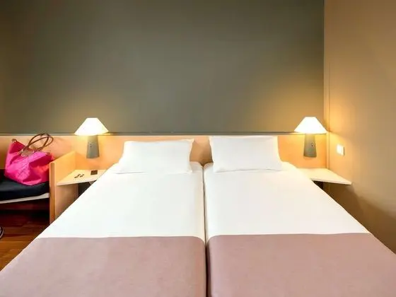 İki Ayrı Yataklı Oda, 2 Tek Kişilik Yatak