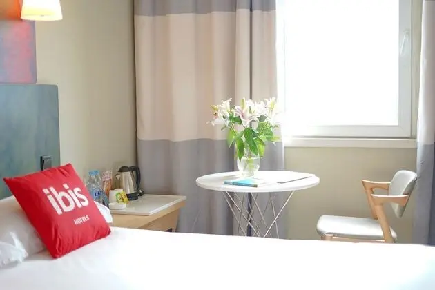 Business Tek Büyük Yataklı Oda