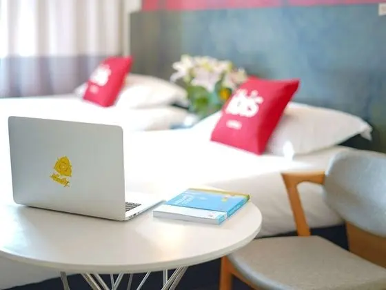 Business Tek Büyük Yataklı Oda