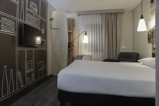 Standard Oda, 1 Çift Kişilik Yatak ve Çekyat