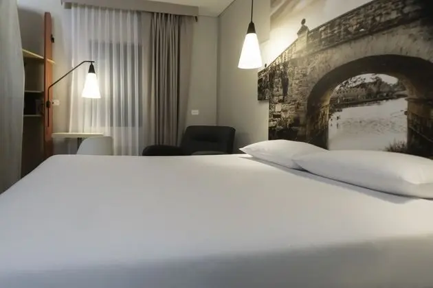 Standard Oda, 1 Çift Kişilik Yatak ve Çekyat