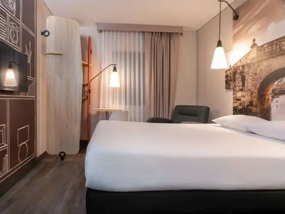 Standard Oda, 1 Çift Kişilik Yatak ve Çekyat