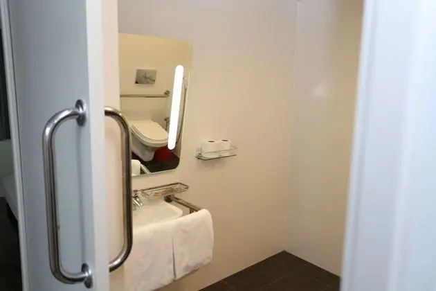 Standard Oda, 1 Çift Kişilik Yatak, Engellilere Uygun