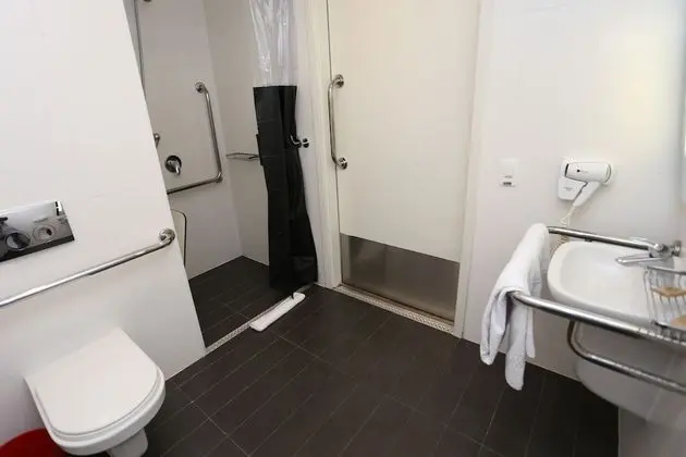 Standard Oda, 1 Çift Kişilik Yatak, Engellilere Uygun