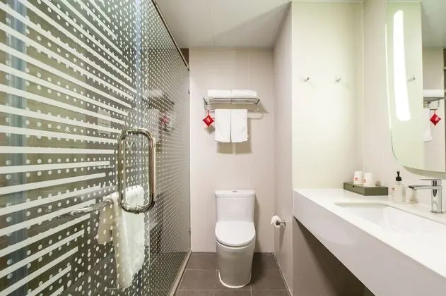 Basic Tek Büyük veya İki Ayrı Yataklı Oda, 2 Tek Kişilik Yatak